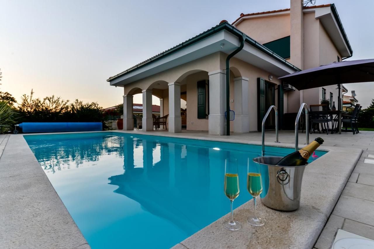 Villa Luciana, Buje Esterno foto